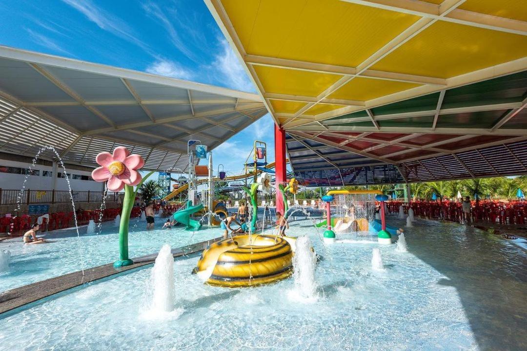 Hotel Spazzio Diroma Cafe Da Manha E Acesso Ao Acqua Park Caldas Novas Esterno foto